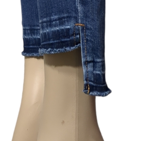 DESING LAB Gorgeous Embroidery Ankle Jeans Size 28 - Picture 6 of 16